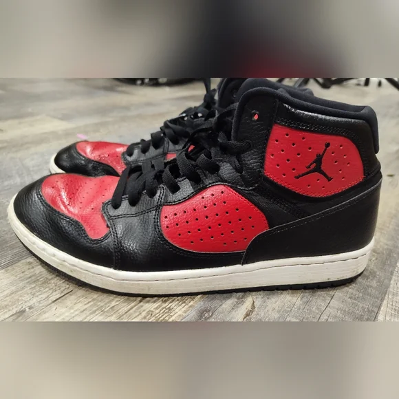 Nike Air Jordan Access Jumpman Black Red Sneakers Size 11.5 M AR3762-006 - Picture 5 of 8